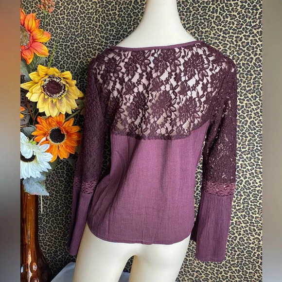 🌻5/$25🌻MUDD Lace Bell Sleeved Cropped Tie Front | SMALL | - Picture 4 of 7